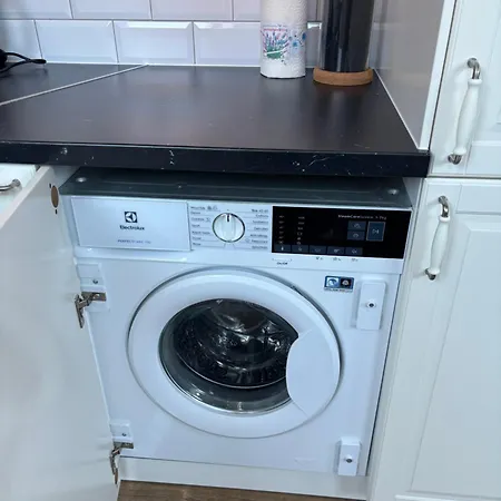 Apartman New Apartment 5 - Self Check In With Parking Included *