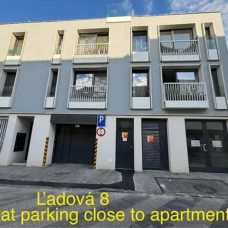 New 5 - Self Check In, With Parking Apartamento