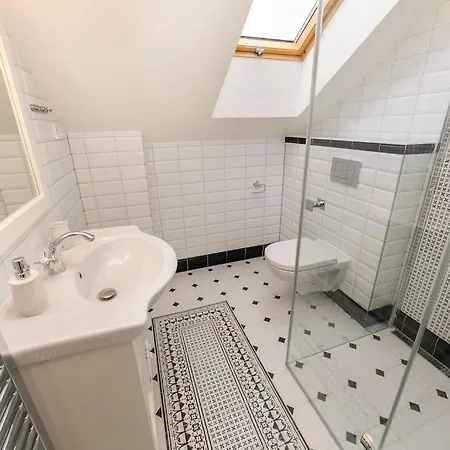 New 5 - Self Check In, With Parking Apartamento Bratislava