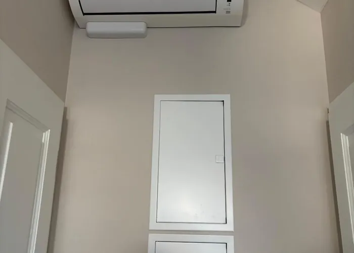 New 5 - Self Check In, With Parking Bratislava