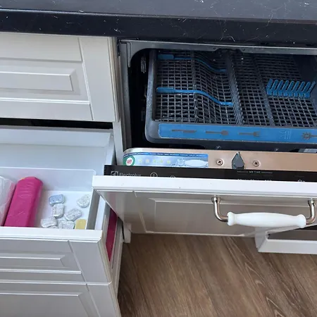 アパート New 5 - Self Check In With Parking Included *